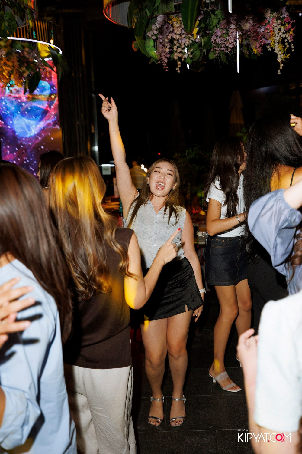 FRIENDS BAR & TERRACE. КИПЯТКОМ АЛМАТЫ! Фотосъемка мероприятий в Алматы