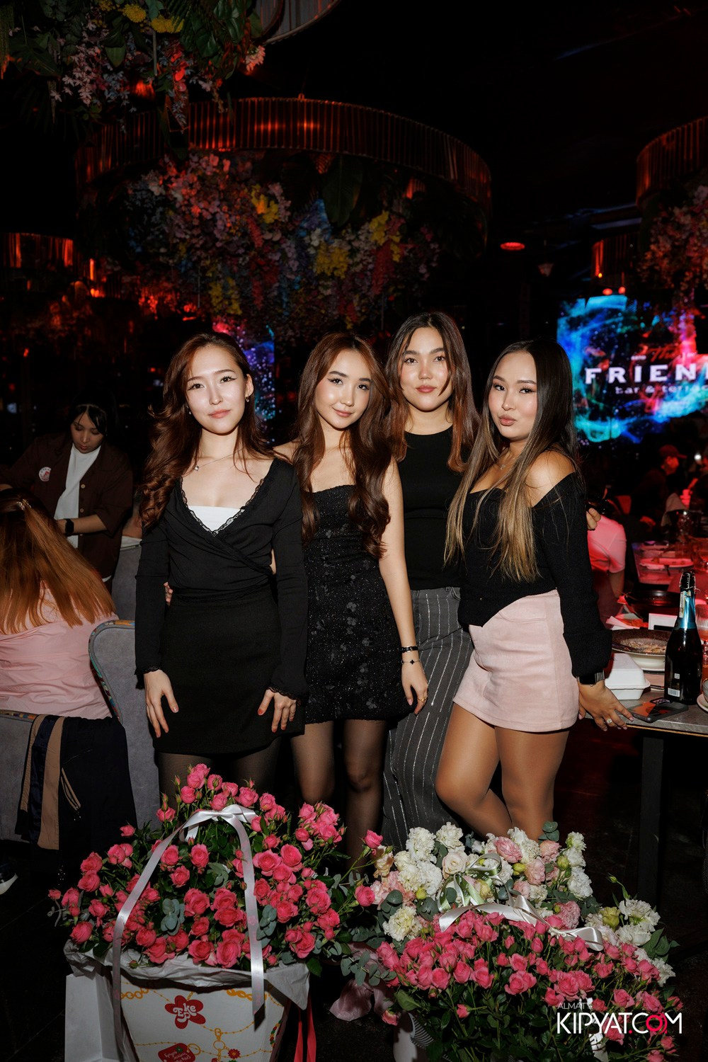 FRIENDS BAR & TERRACE. КИПЯТКОМ АЛМАТЫ! Фотосъемка мероприятий в Алматы