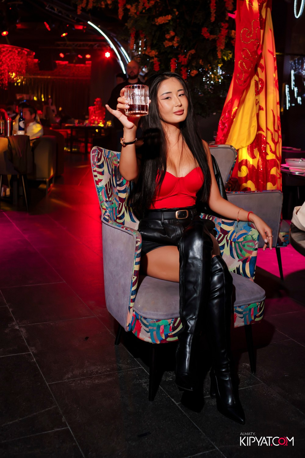FRIENDS BAR & TERRACE. КИПЯТКОМ АЛМАТЫ! Фотосъемка мероприятий в Алматы