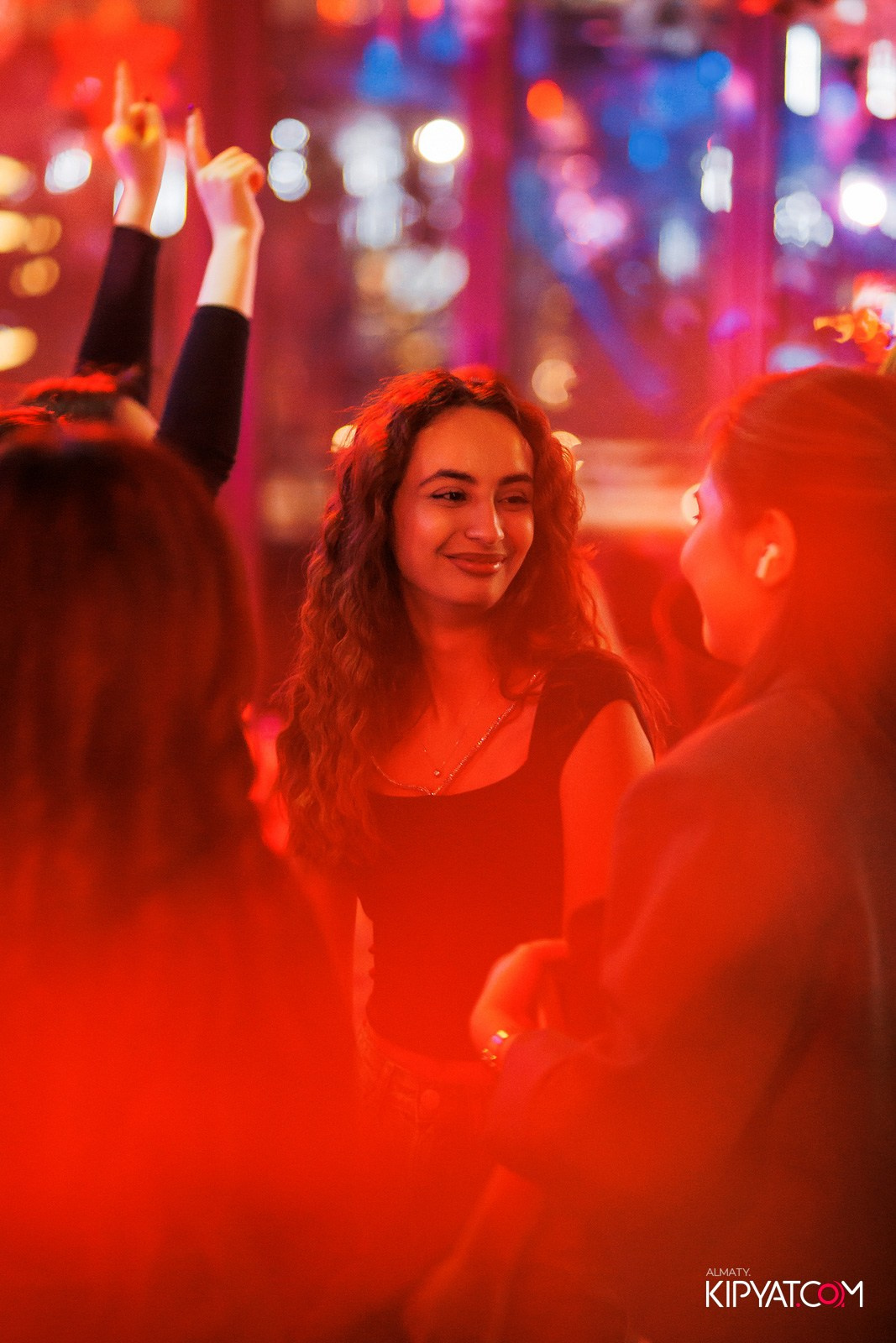 FRIENDS BAR & TERRACE. КИПЯТКОМ АЛМАТЫ!