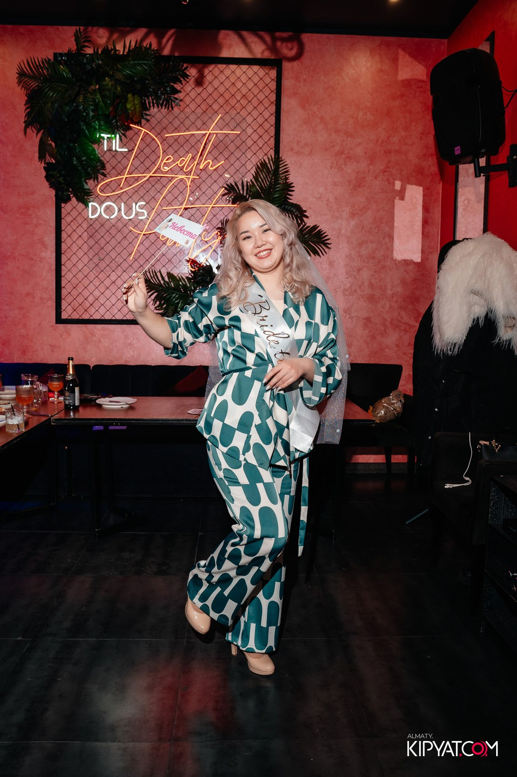 ДОРОГАЯ, Я НЕ ПИЛ. КИПЯТКОМ АЛМАТЫ!