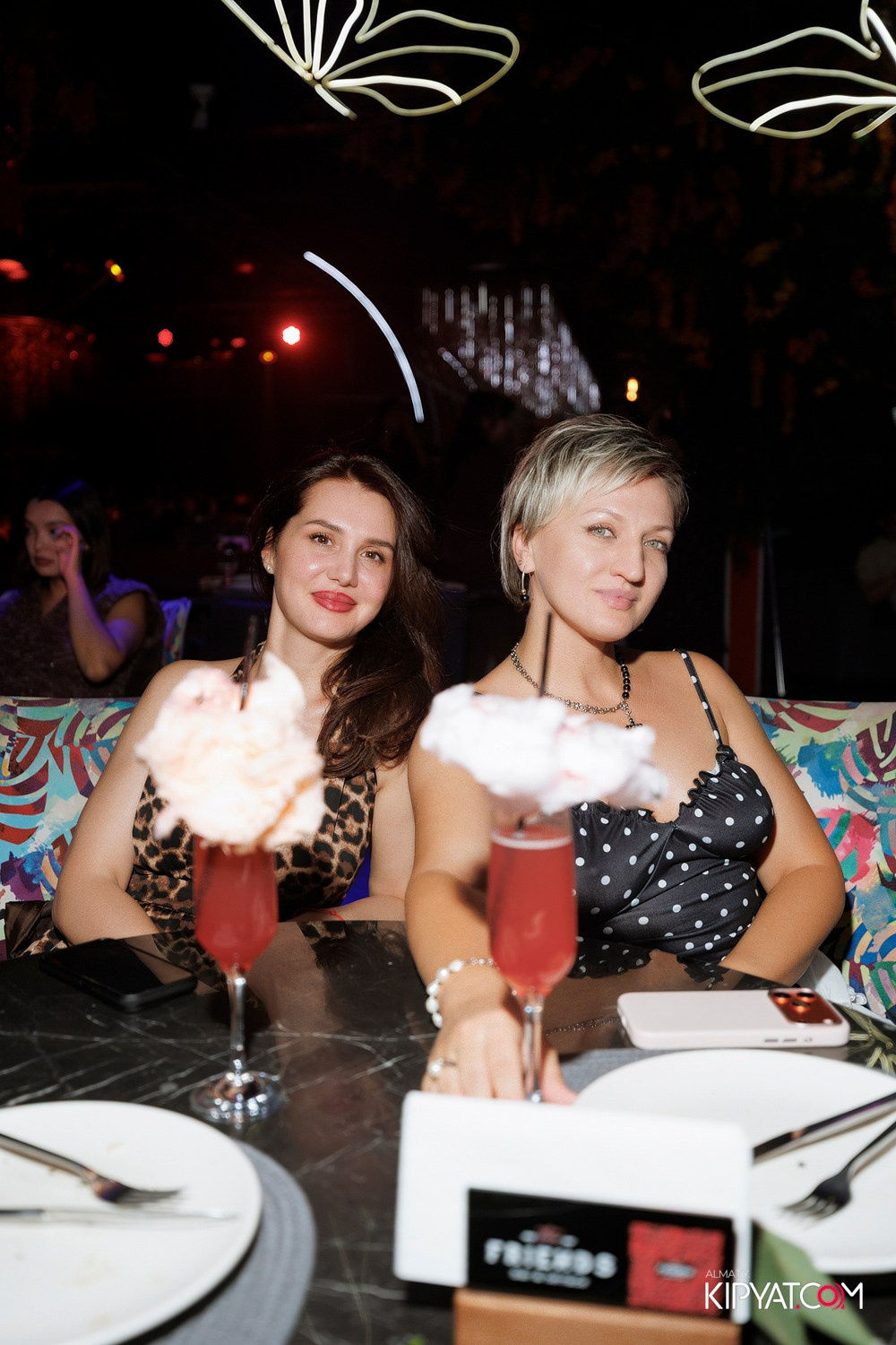 FRIENDS BAR & TERRACE. КИПЯТКОМ АЛМАТЫ! Фотосъемка мероприятий в Алматы