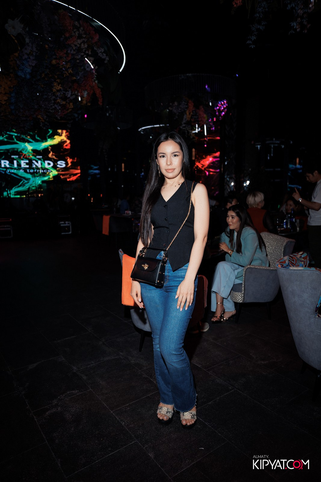 FRIENDS BAR & TERRACE. КИПЯТКОМ АЛМАТЫ!