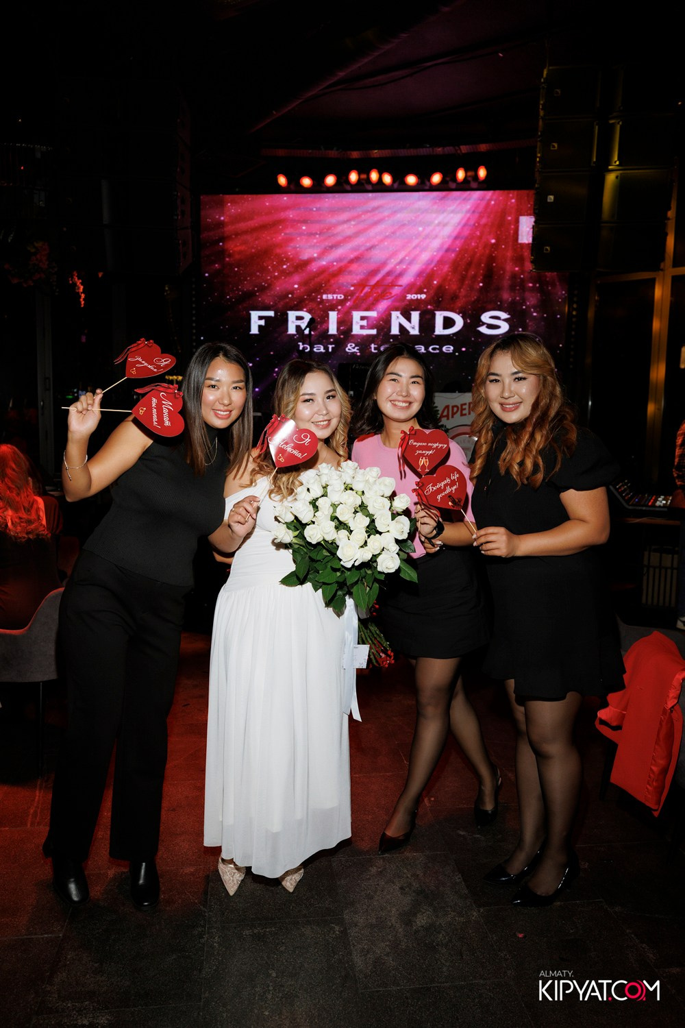 FRIENDS BAR & TERRACE. КИПЯТКОМ АЛМАТЫ! Фотосъемка мероприятий в Алматы