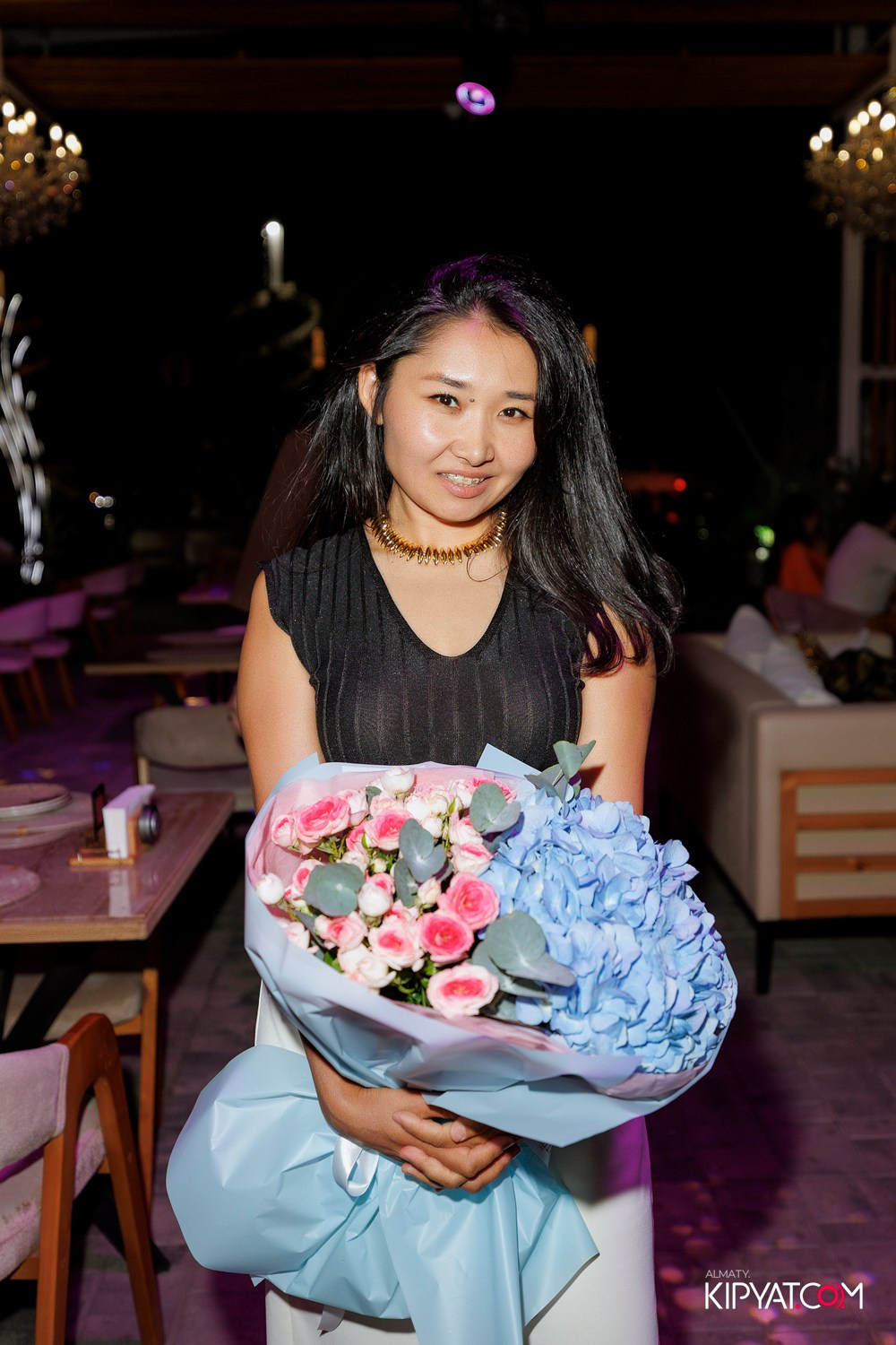 FRIENDS BAR & TERRACE. КИПЯТКОМ АЛМАТЫ! Фотосъемка мероприятий в Алматы
