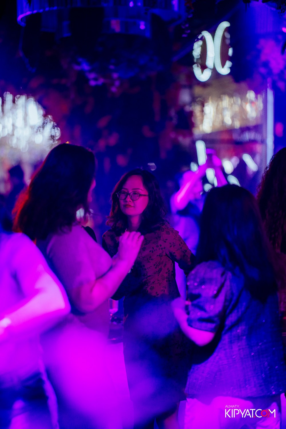 FRIENDS BAR & TERRACE. КИПЯТКОМ АЛМАТЫ! Фотосъемка мероприятий в Алматы