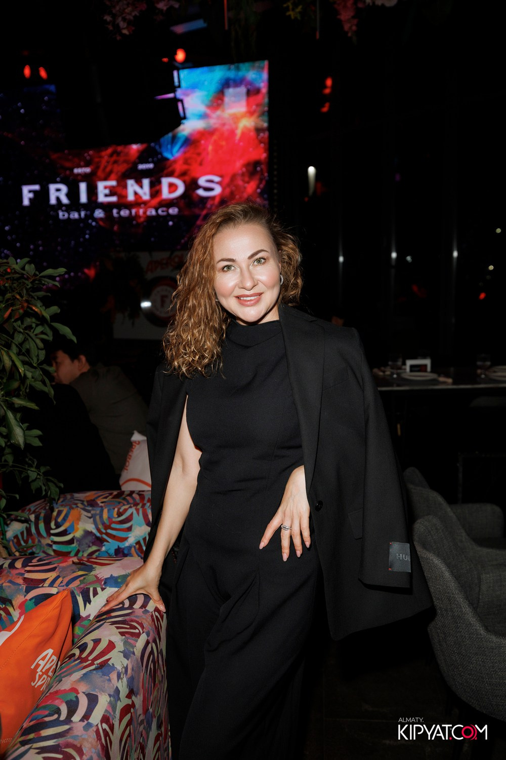 FRIENDS BAR & TERRACE. КИПЯТКОМ АЛМАТЫ! Фотосъемка мероприятий в Алматы
