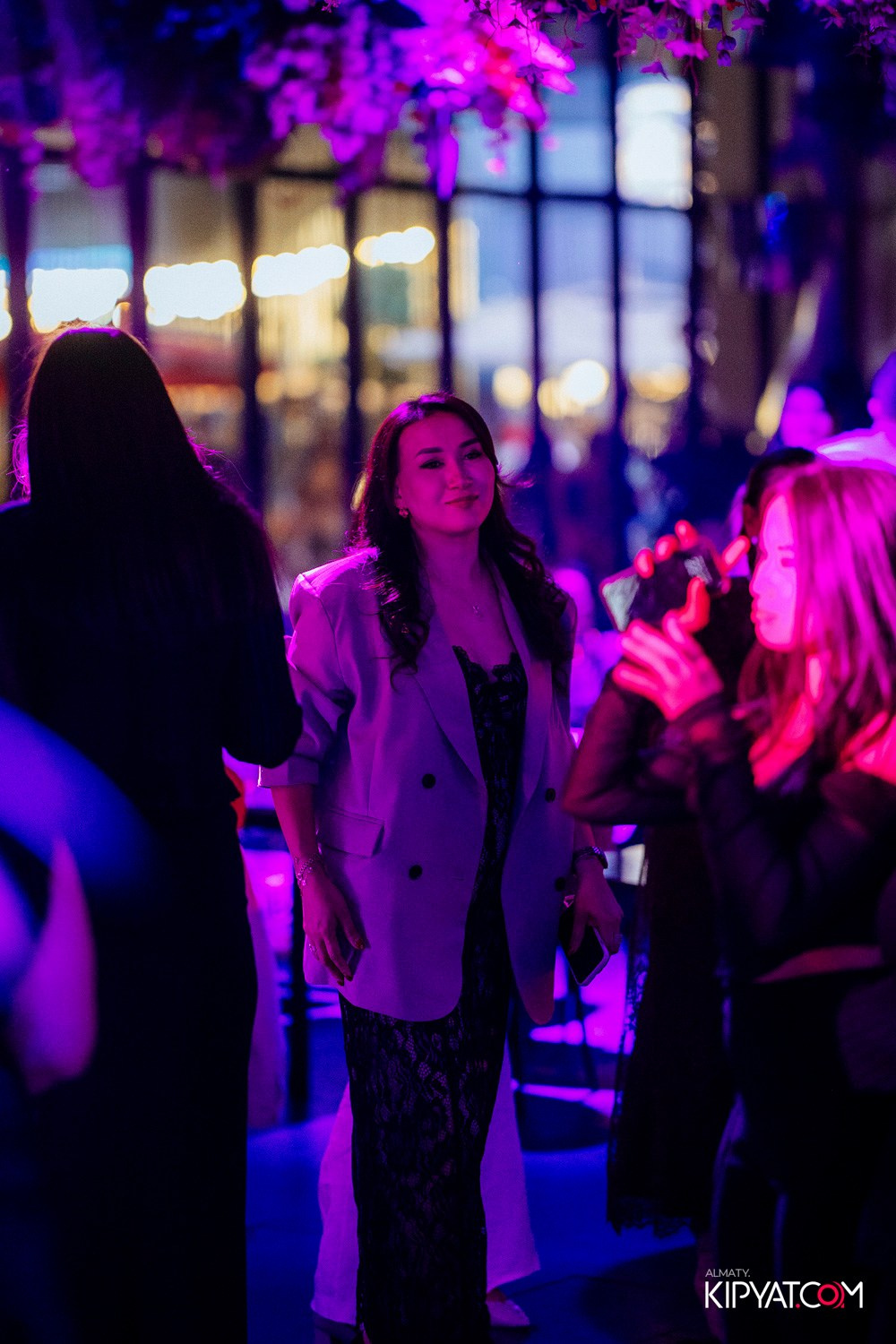 FRIENDS BAR & TERRACE. КИПЯТКОМ АЛМАТЫ! Фотосъемка мероприятий в Алматы