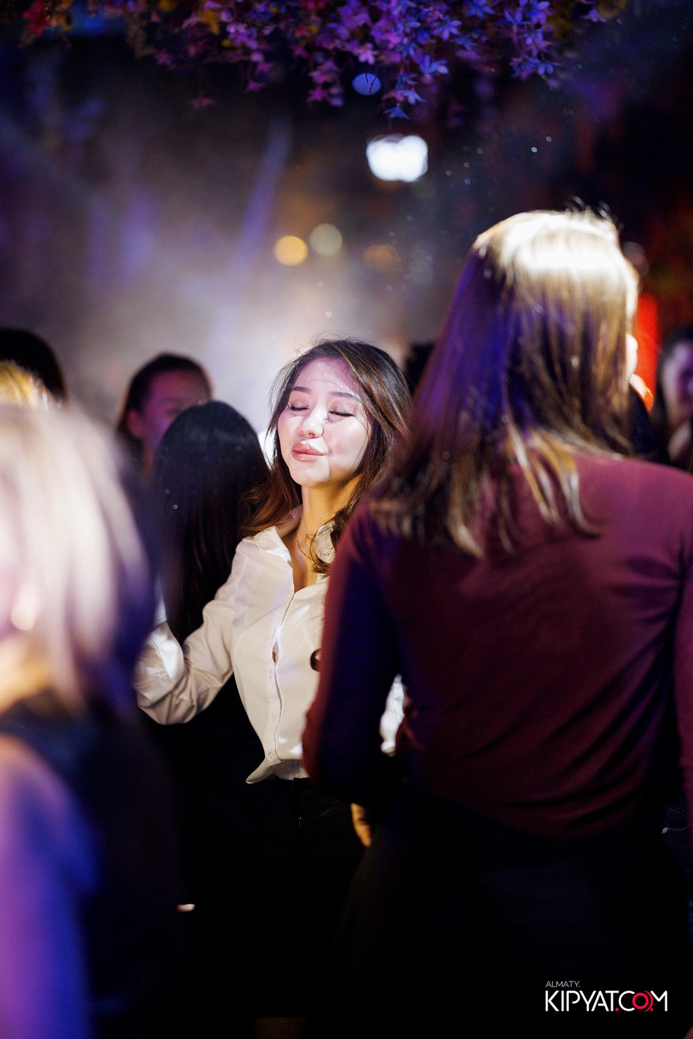 FRIENDS BAR & TERRACE. КИПЯТКОМ АЛМАТЫ! Фотосъемка мероприятий в Алматы