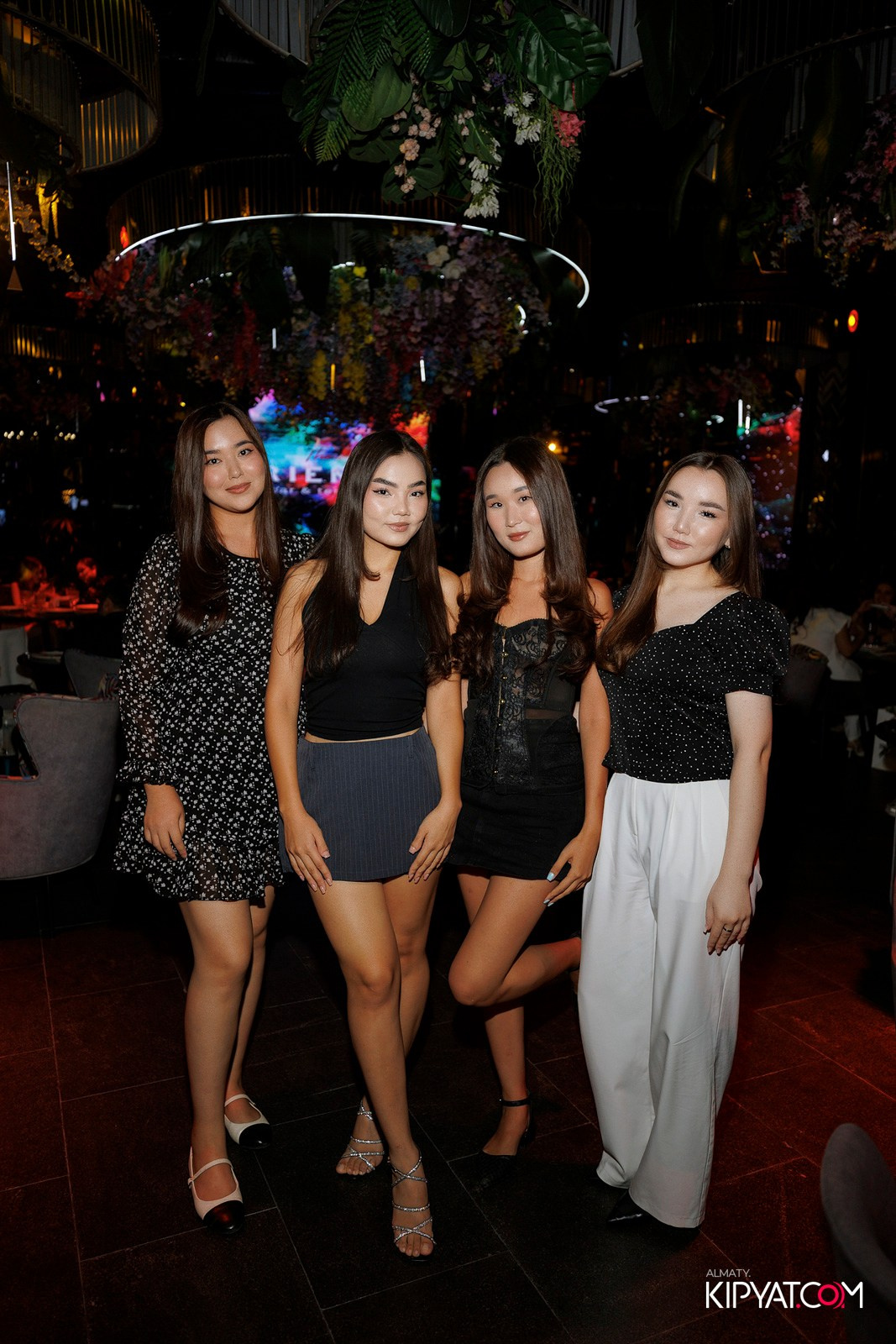 FRIENDS BAR & TERRACE. КИПЯТКОМ АЛМАТЫ! Фотосъемка мероприятий в Алматы