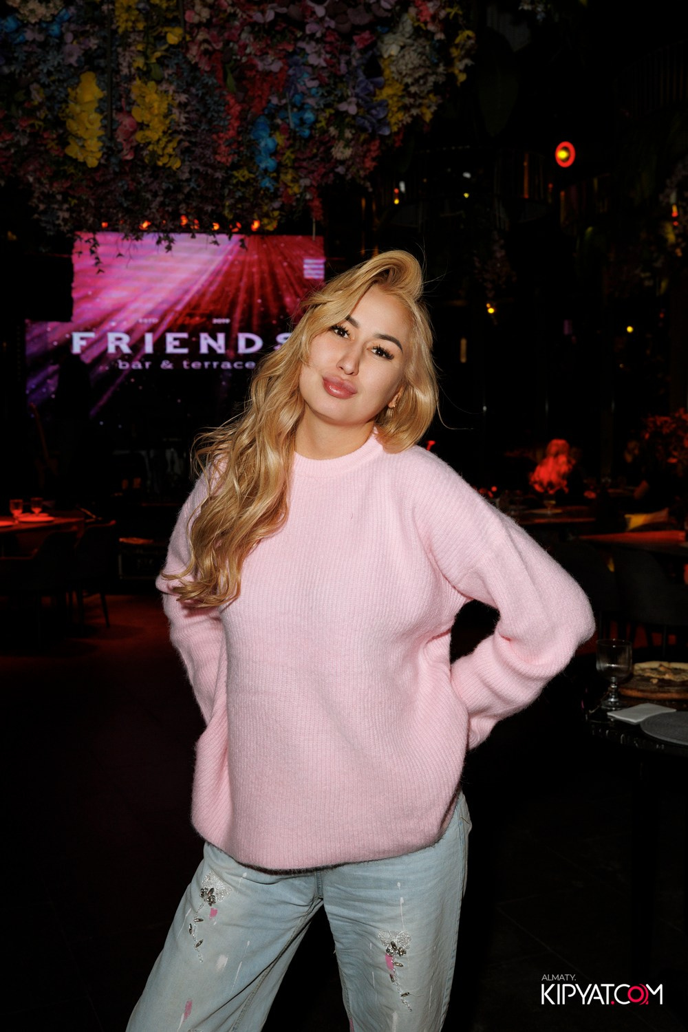 FRIENDS BAR & TERRACE. КИПЯТКОМ АЛМАТЫ! Фотосъемка мероприятий в Алматы
