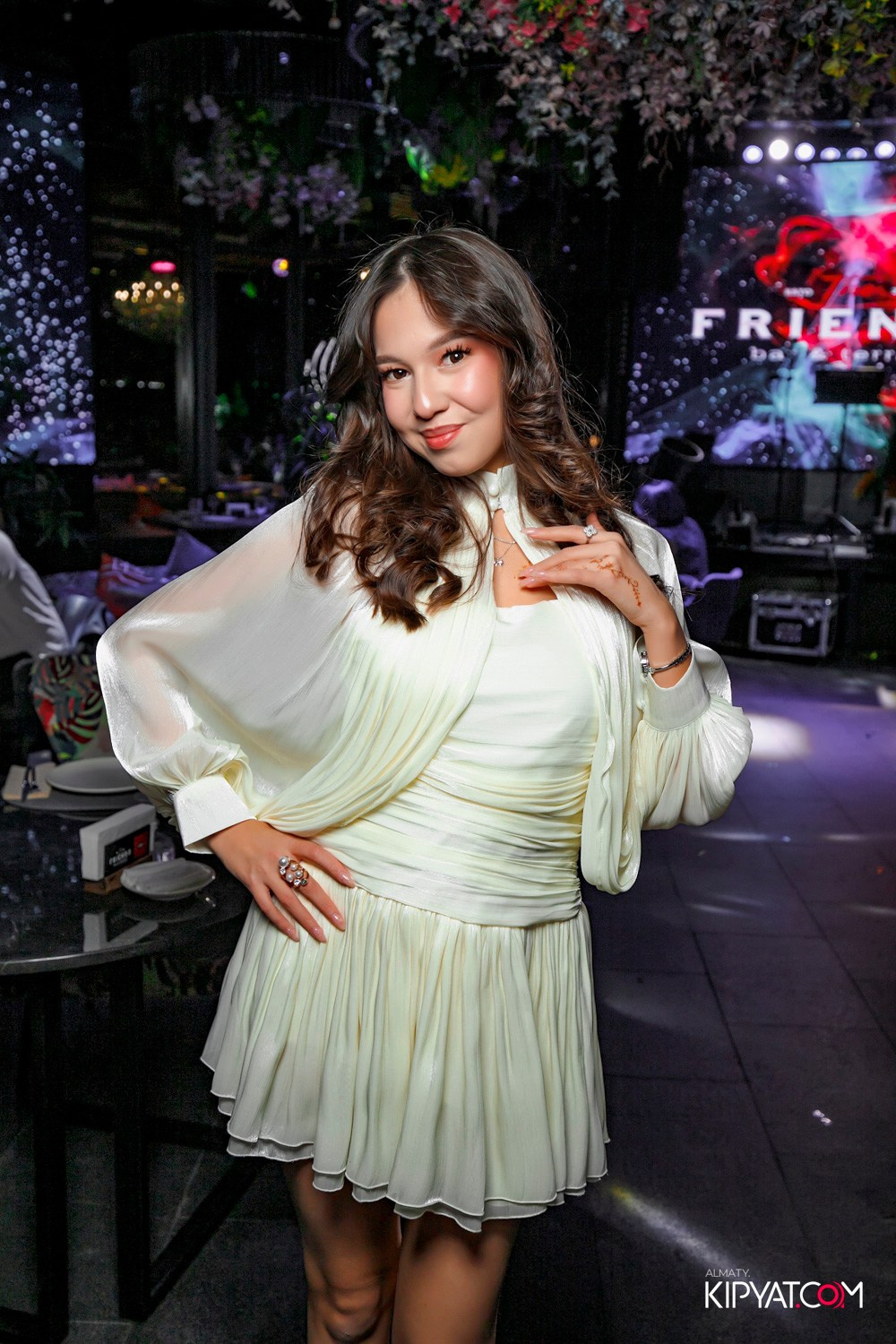 FRIENDS BAR & TERRACE. КИПЯТКОМ АЛМАТЫ! Фотосъемка мероприятий в Алматы