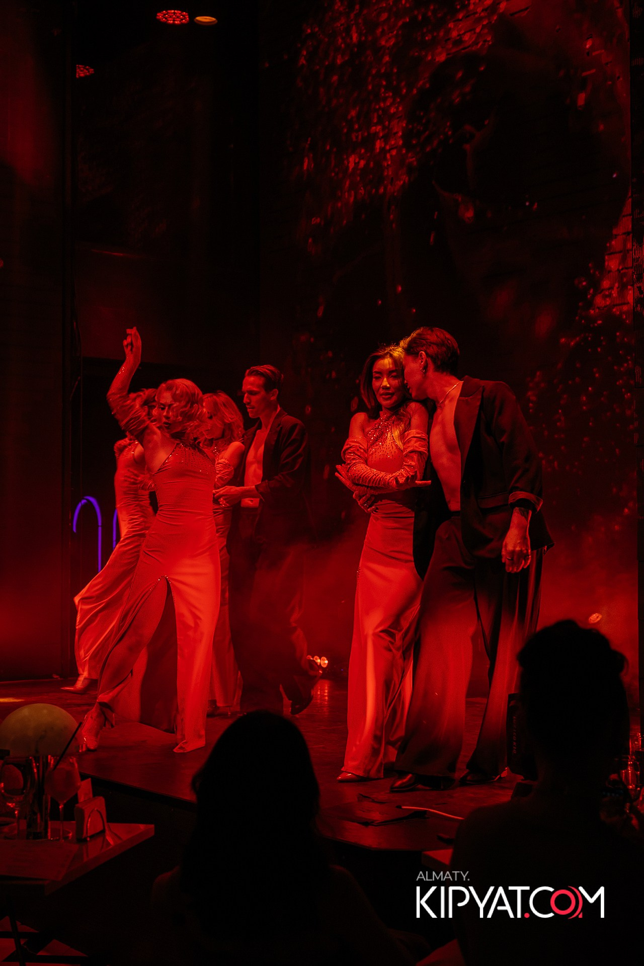 QUEEN. КИПЯТКОМ АЛМАТЫ!