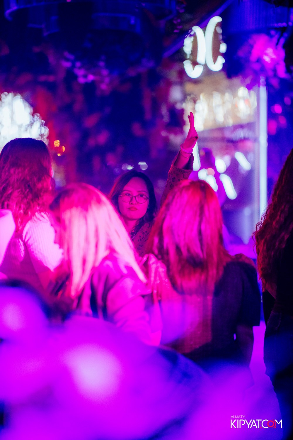 FRIENDS BAR & TERRACE. КИПЯТКОМ АЛМАТЫ! Фотосъемка мероприятий в Алматы