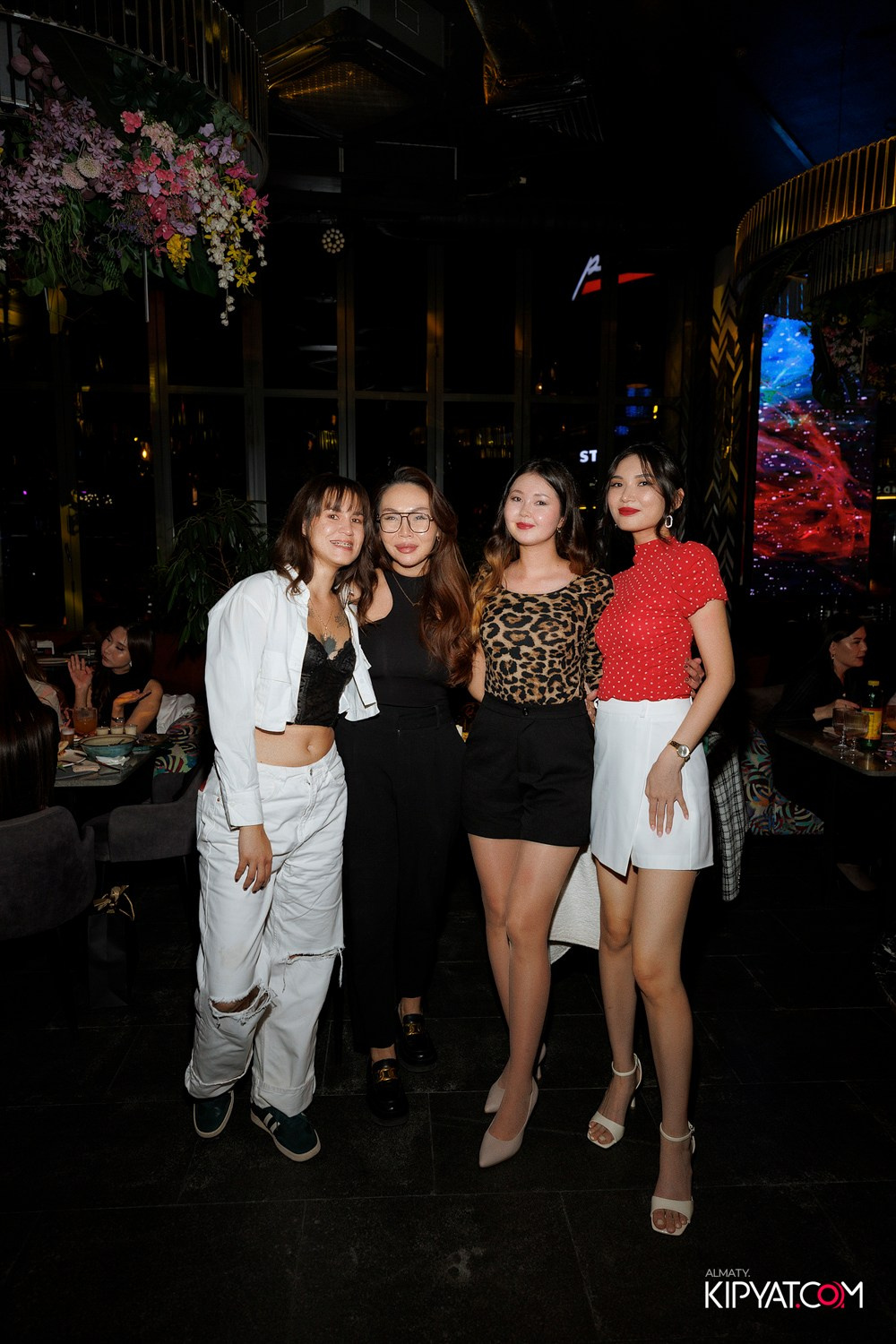 FRIENDS BAR & TERRACE. КИПЯТКОМ АЛМАТЫ! Фотосъемка мероприятий в Алматы
