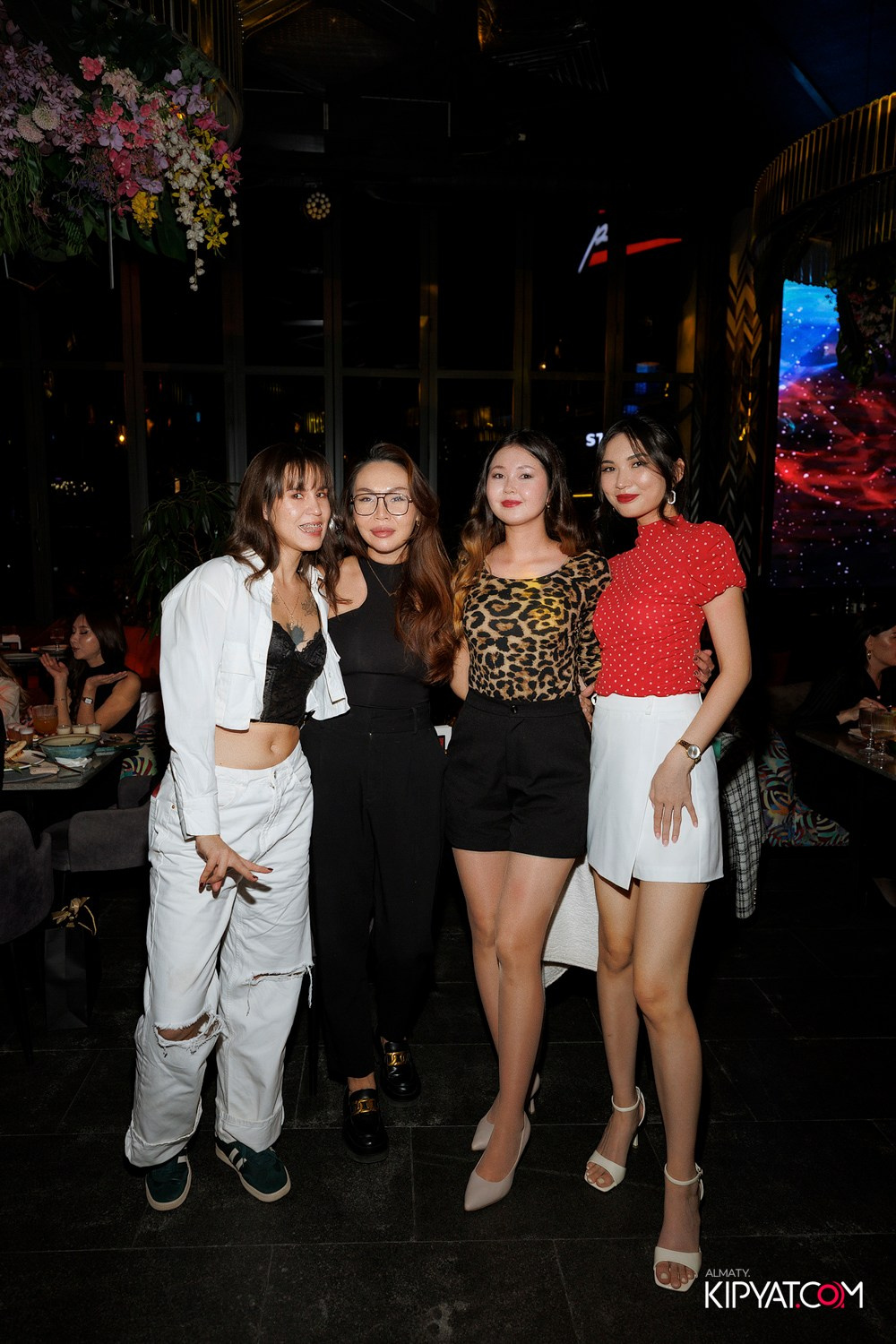 FRIENDS BAR & TERRACE. КИПЯТКОМ АЛМАТЫ! Фотосъемка мероприятий в Алматы
