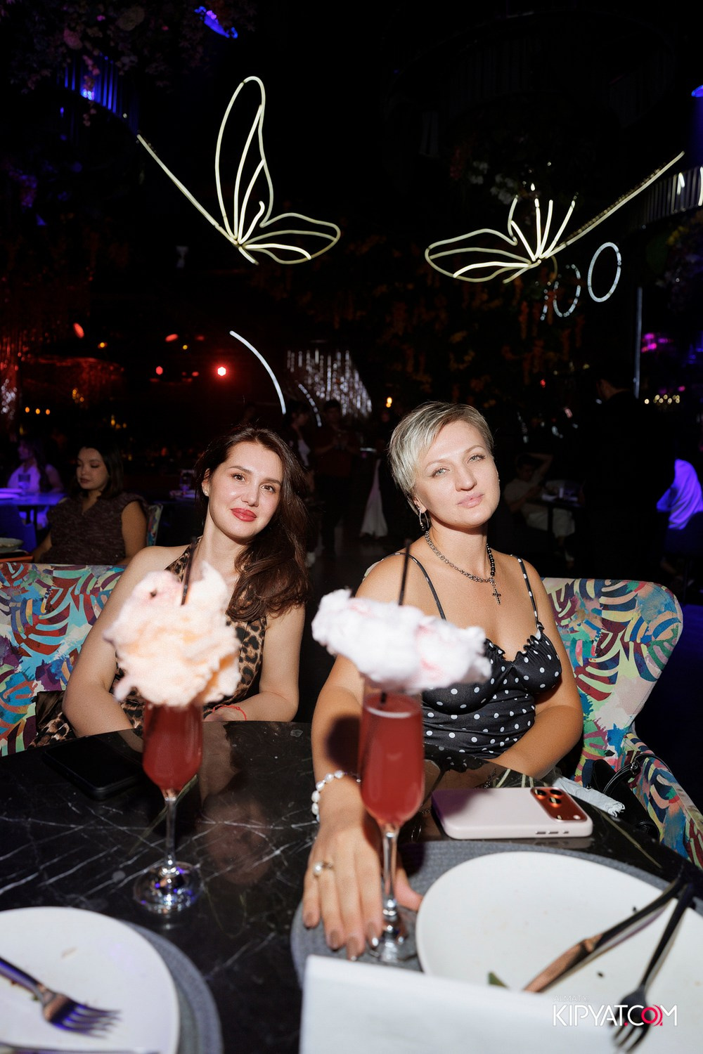 FRIENDS BAR & TERRACE. КИПЯТКОМ АЛМАТЫ! Фотосъемка мероприятий в Алматы