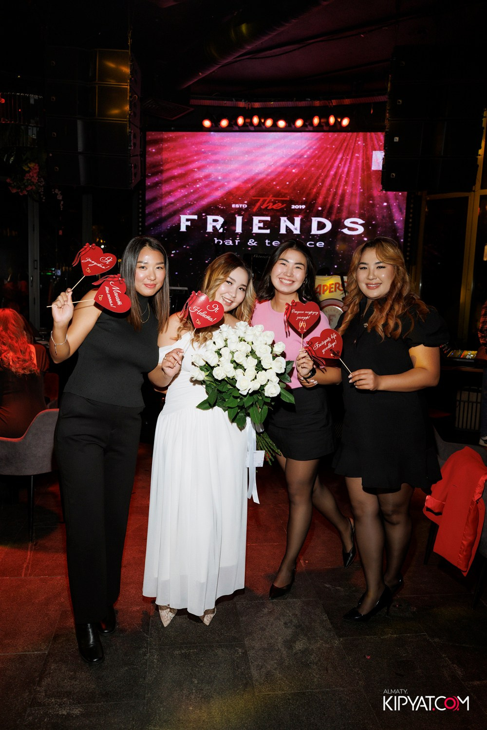 FRIENDS BAR & TERRACE. КИПЯТКОМ АЛМАТЫ! Фотосъемка мероприятий в Алматы