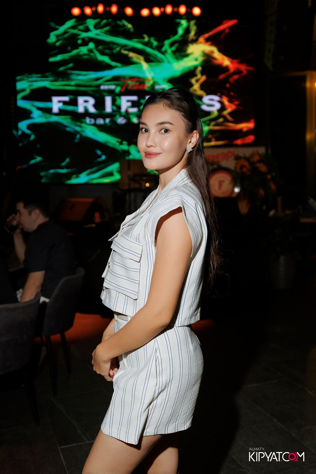FRIENDS BAR & TERRACE. КИПЯТКОМ АЛМАТЫ! Фотосъемка мероприятий в Алматы
