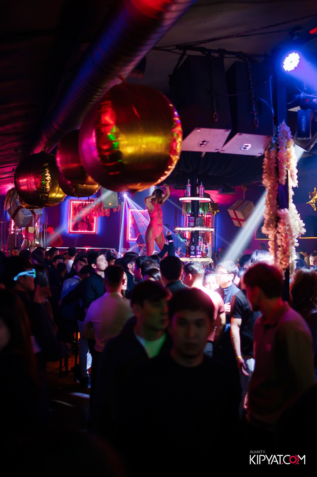 UYAT EMES BAR. КИПЯТКОМ АЛМАТЫ!