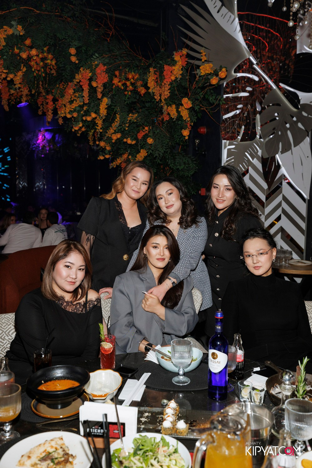 FRIENDS BAR & TERRACE. КИПЯТКОМ АЛМАТЫ! Фотосъемка мероприятий в Алматы
