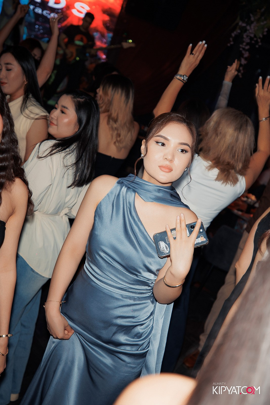 FRIENDS BAR & TERRACE. КИПЯТКОМ АЛМАТЫ!