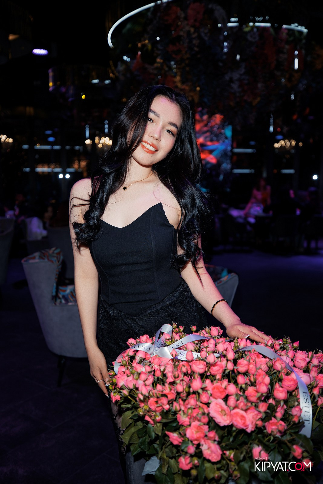 FRIENDS BAR & TERRACE. КИПЯТКОМ АЛМАТЫ!