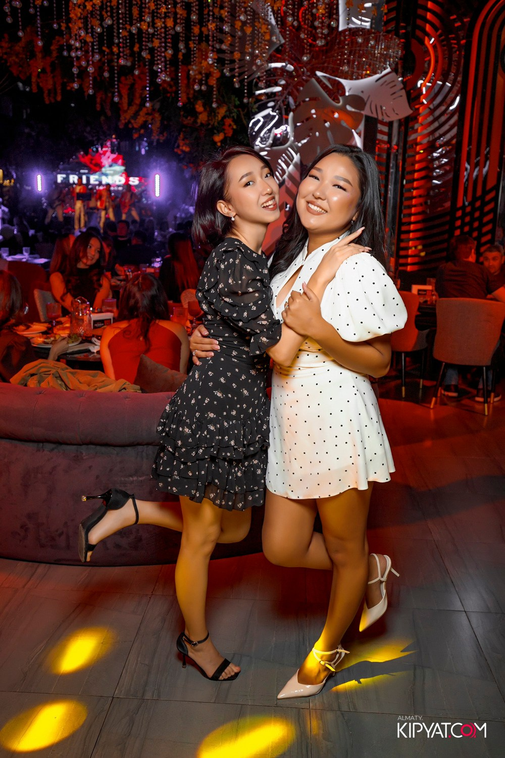 FRIENDS BAR & TERRACE. КИПЯТКОМ АЛМАТЫ! Фотосъемка мероприятий в Алматы
