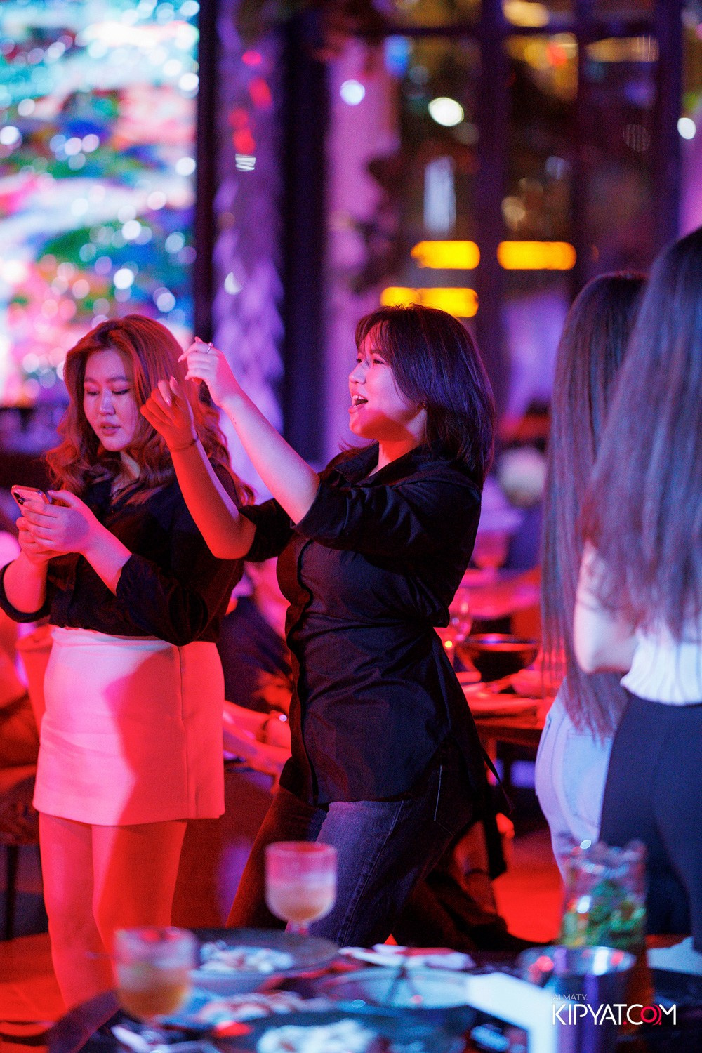 FRIENDS BAR & TERRACE. КИПЯТКОМ АЛМАТЫ! Фотосъемка мероприятий в Алматы