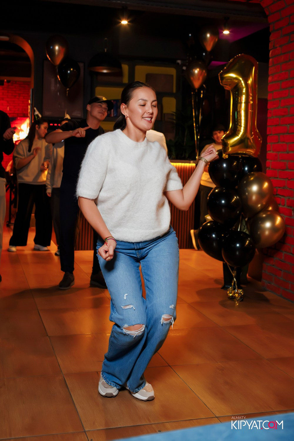 ДЕНЬ РОЖДЕНИЯ — 11 ЛЕТ ШИШКА LOUNGE НА ЖИБЕК ЖОЛЫ. КИПЯТКОМ АЛМАТЫ! Фотосъемка мероприятий в Алматы