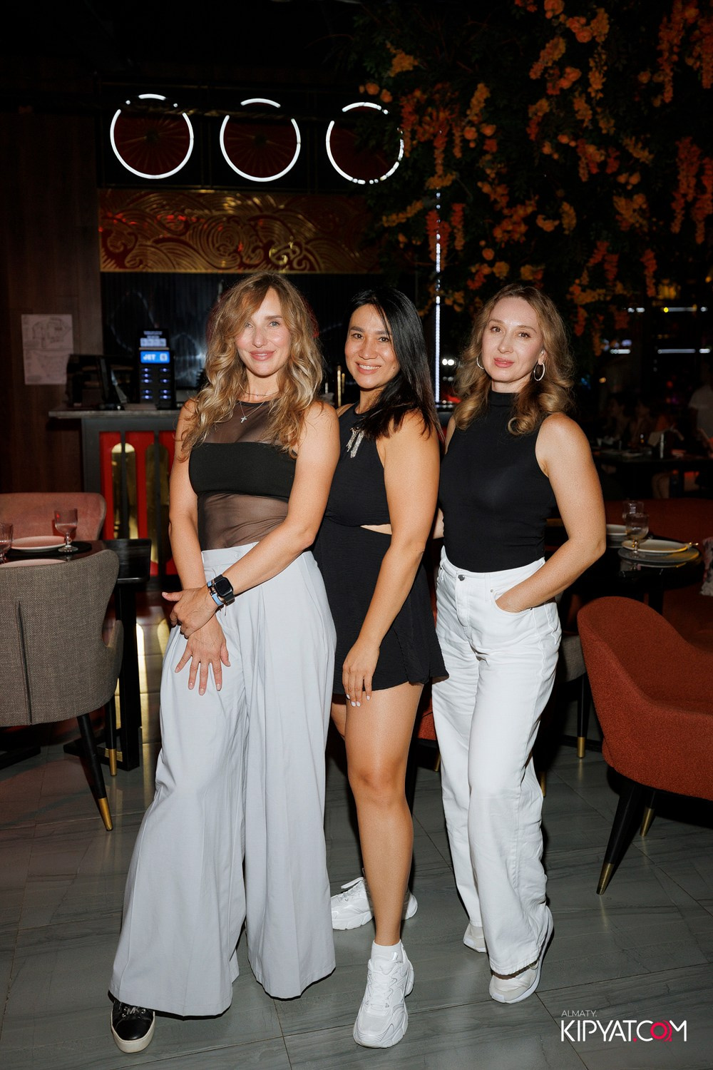 FRIENDS BAR & TERRACE. КИПЯТКОМ АЛМАТЫ! Фотосъемка мероприятий в Алматы