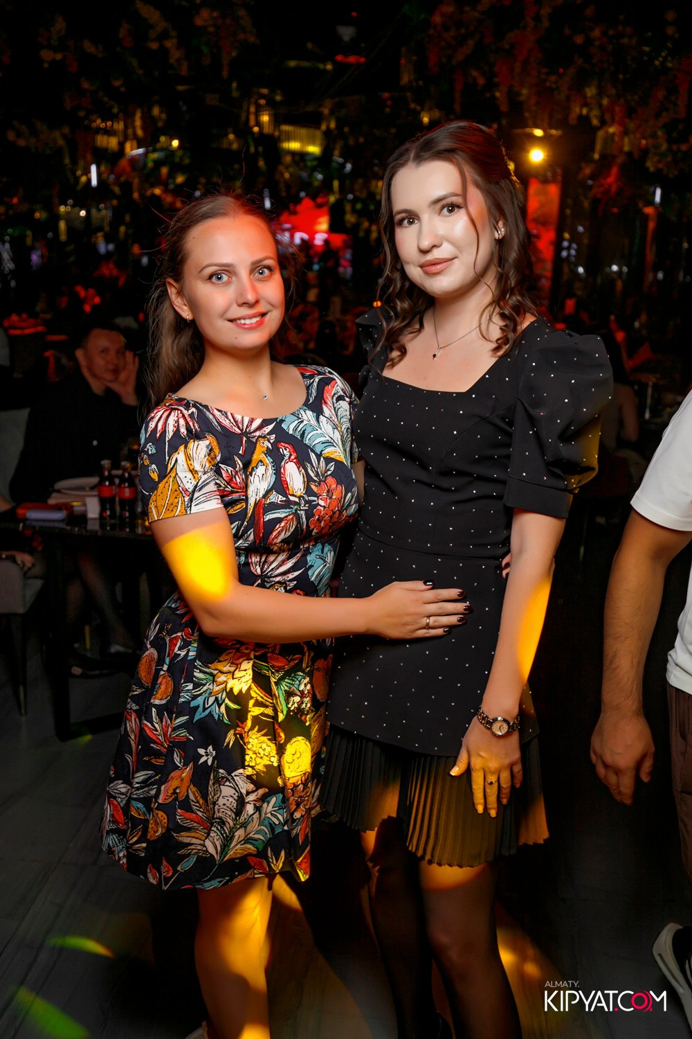 FRIENDS BAR & TERRACE. КИПЯТКОМ АЛМАТЫ! Фотосъемка мероприятий в Алматы