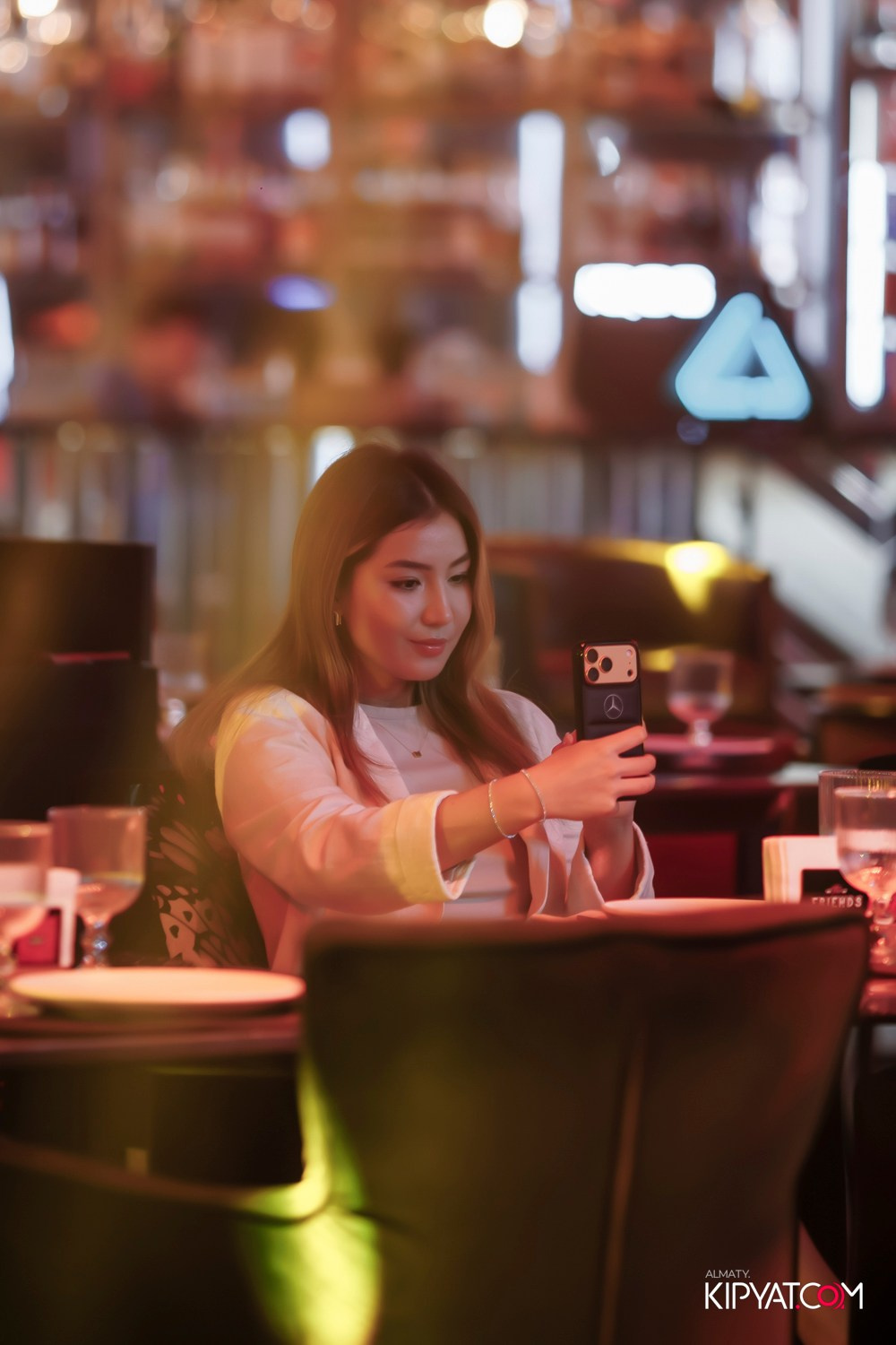 FRIENDS BAR & TERRACE. КИПЯТКОМ АЛМАТЫ! Фотосъемка мероприятий в Алматы