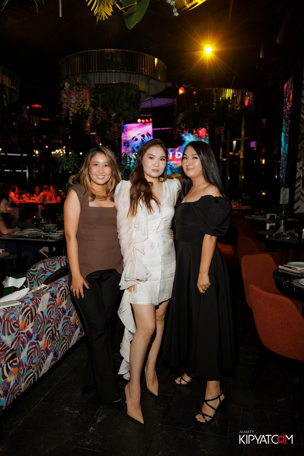 FRIENDS BAR & TERRACE. КИПЯТКОМ АЛМАТЫ! Фотосъемка мероприятий в Алматы