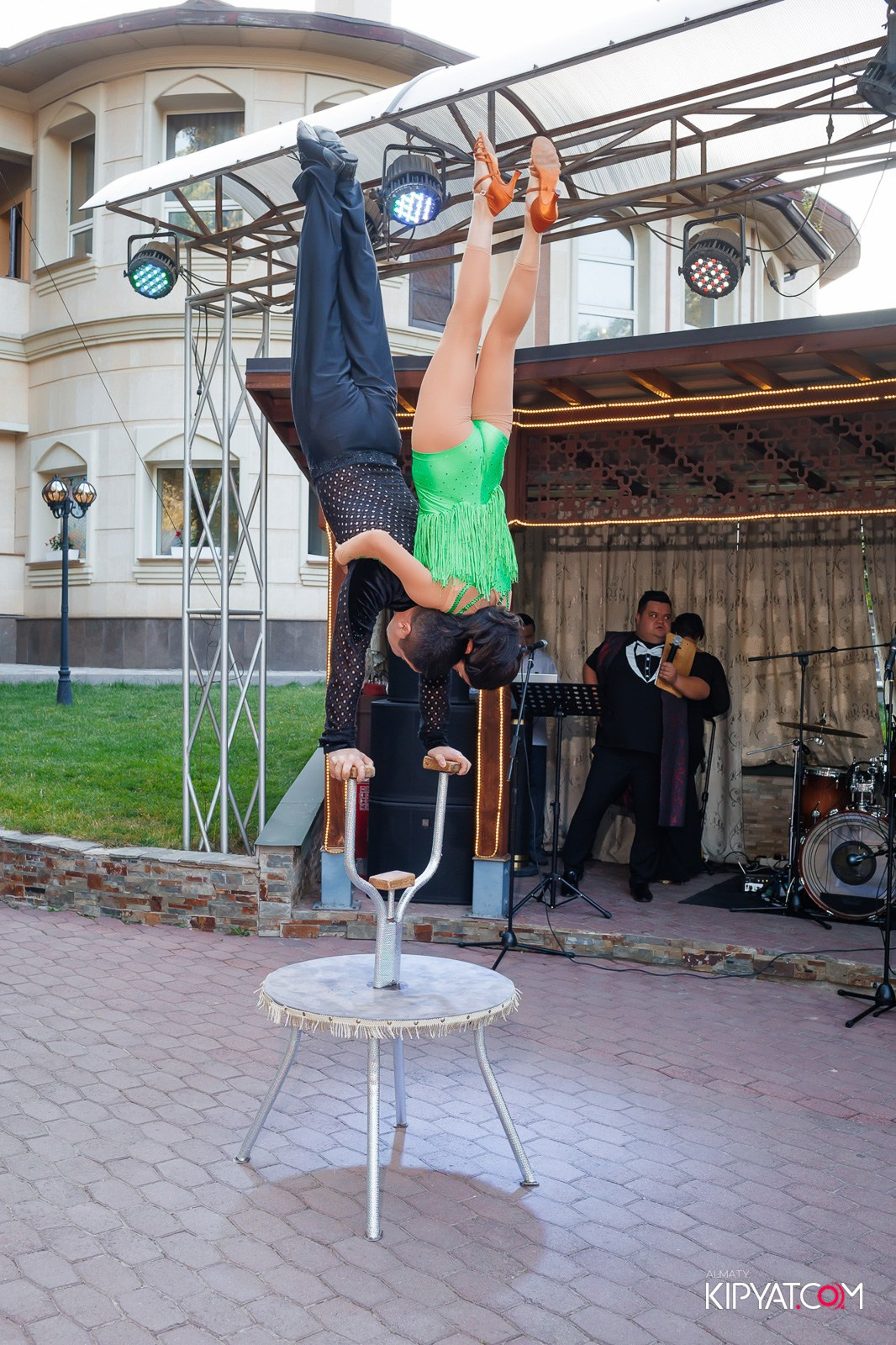 РЕСТОРАН УЧ ЛЯГАН. КИПЯТКОМ АЛМАТЫ!