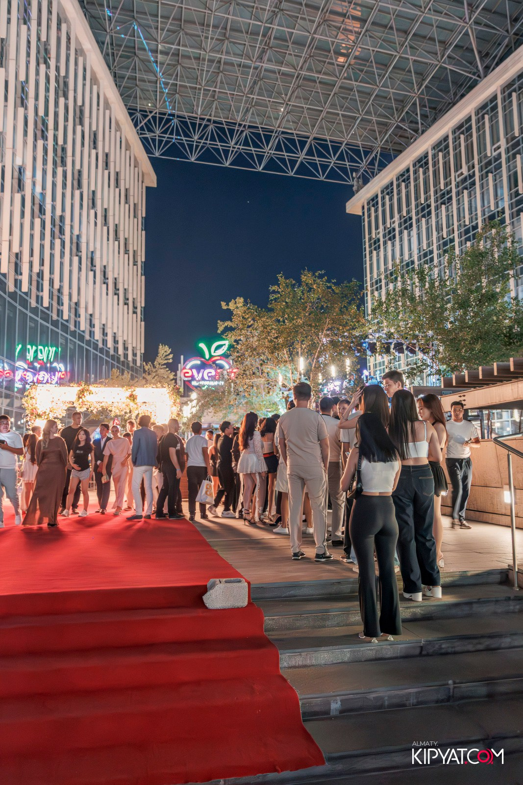 EVENT BAR. КИПЯТКОМ АЛМАТЫ!