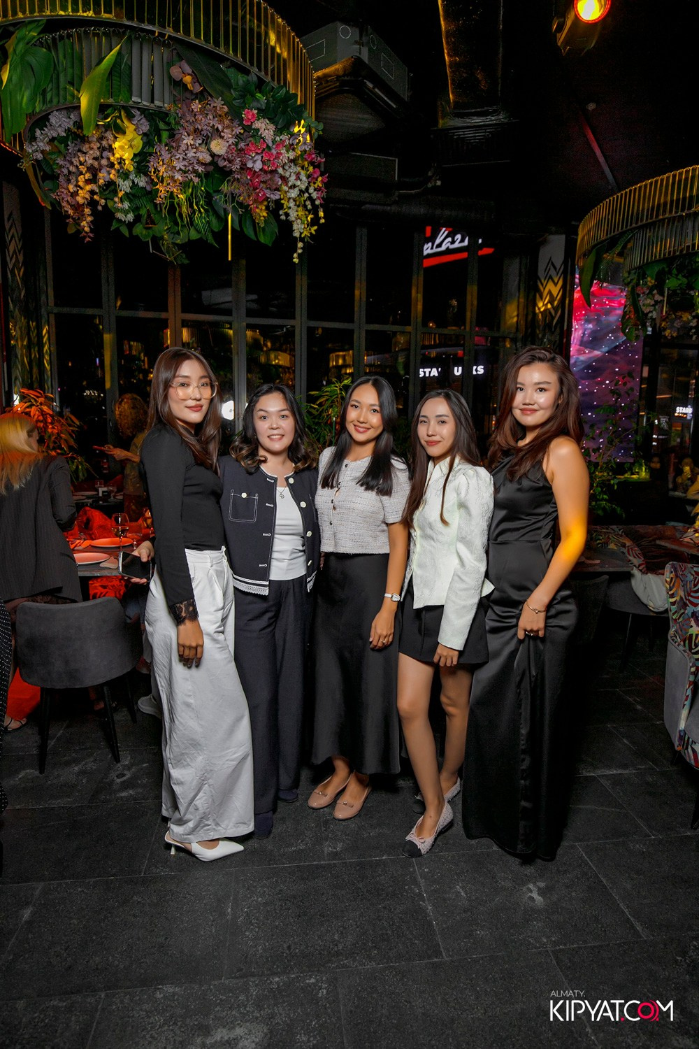 FRIENDS BAR & TERRACE. КИПЯТКОМ АЛМАТЫ! Фотосъемка мероприятий в Алматы