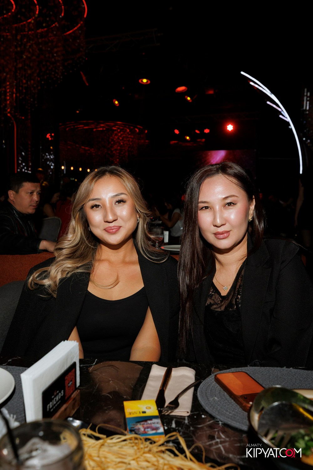 FRIENDS BAR & TERRACE. КИПЯТКОМ АЛМАТЫ! Фотосъемка мероприятий в Алматы