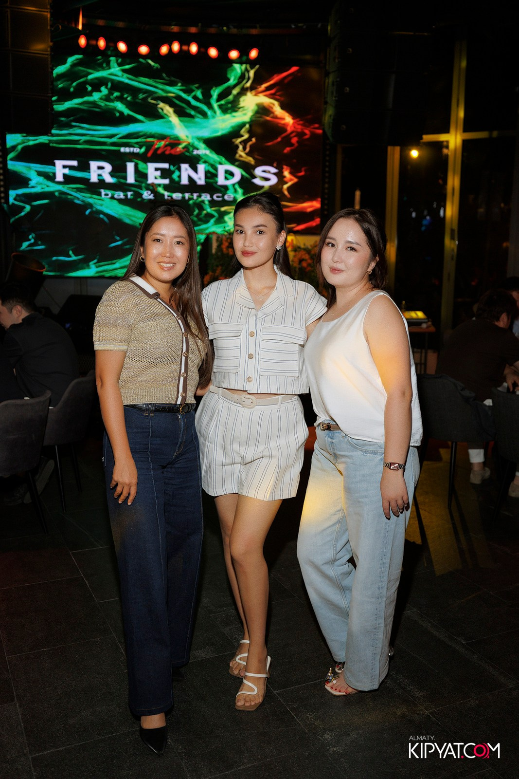 FRIENDS BAR & TERRACE. КИПЯТКОМ АЛМАТЫ! Фотосъемка мероприятий в Алматы