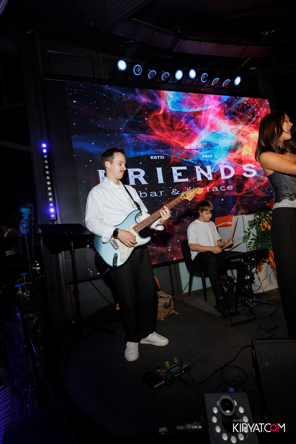 FRIENDS BAR & TERRACE. КИПЯТКОМ АЛМАТЫ! Фотосъемка мероприятий в Алматы