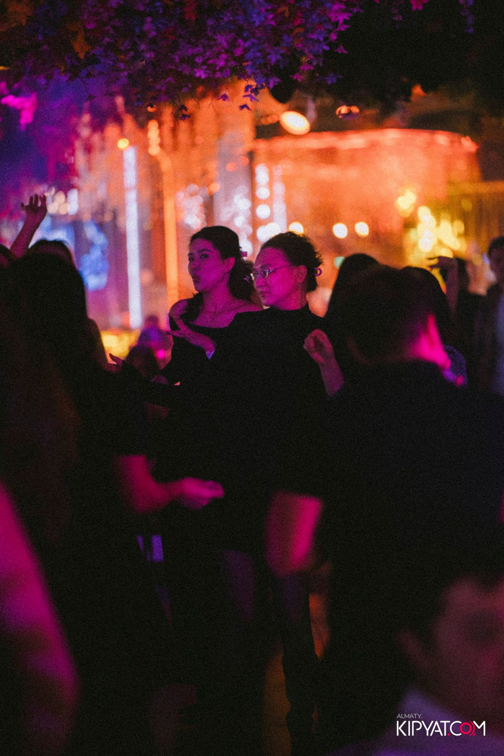 FRIENDS BAR & TERRACE. КИПЯТКОМ АЛМАТЫ! Фотосъемка мероприятий в Алматы