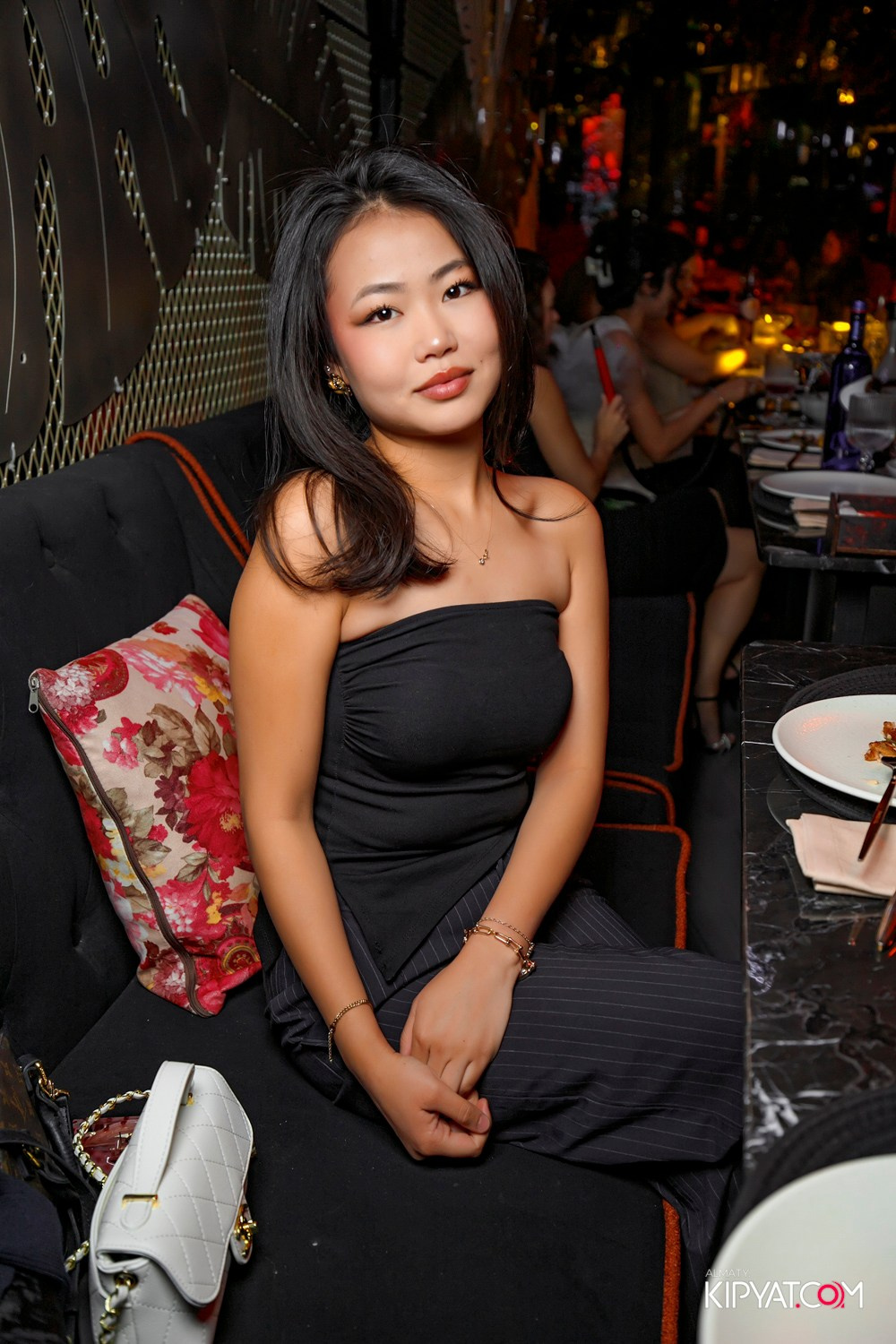 FRIENDS BAR & TERRACE. КИПЯТКОМ АЛМАТЫ! Фотосъемка мероприятий в Алматы