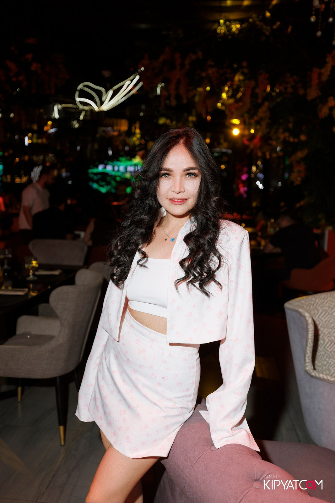 FRIENDS BAR & TERRACE. КИПЯТКОМ АЛМАТЫ! Фотосъемка мероприятий в Алматы