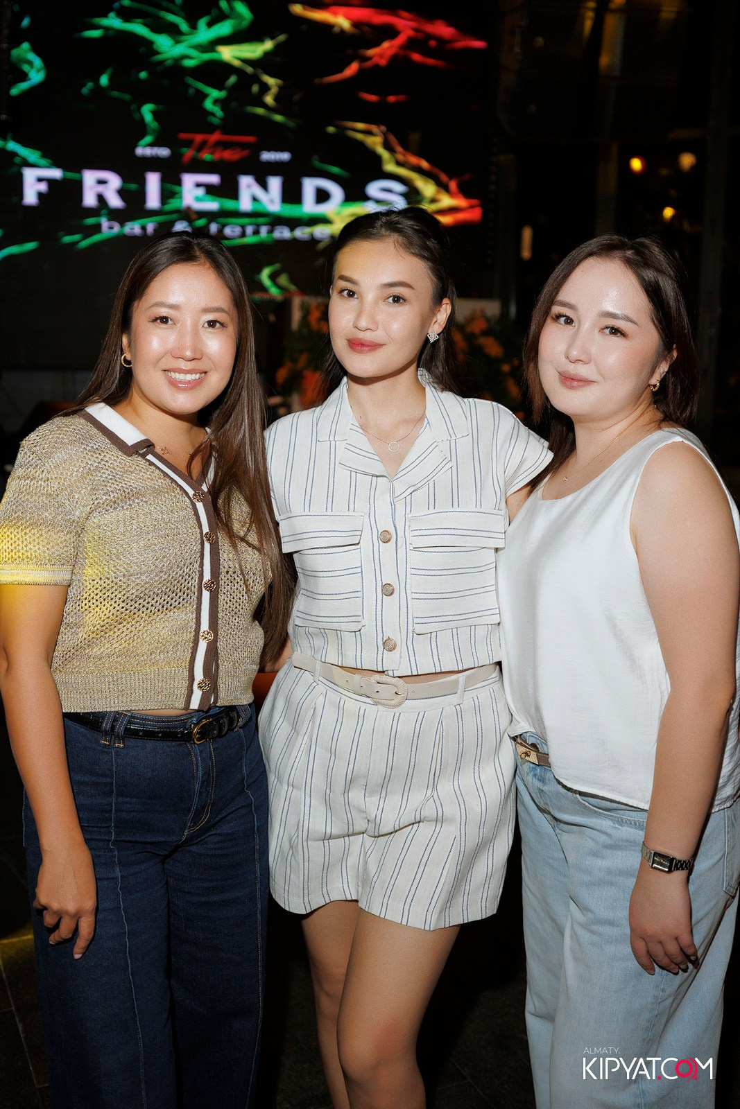 FRIENDS BAR & TERRACE. КИПЯТКОМ АЛМАТЫ! Фотосъемка мероприятий в Алматы