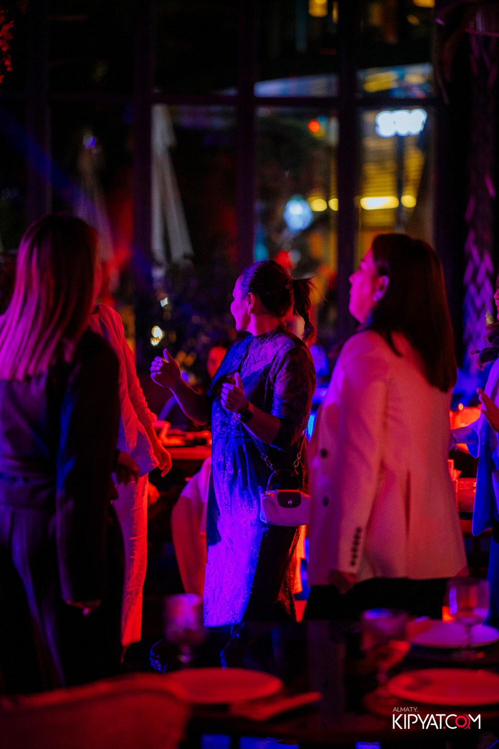 FRIENDS BAR & TERRACE. КИПЯТКОМ АЛМАТЫ! Фотосъемка мероприятий в Алматы
