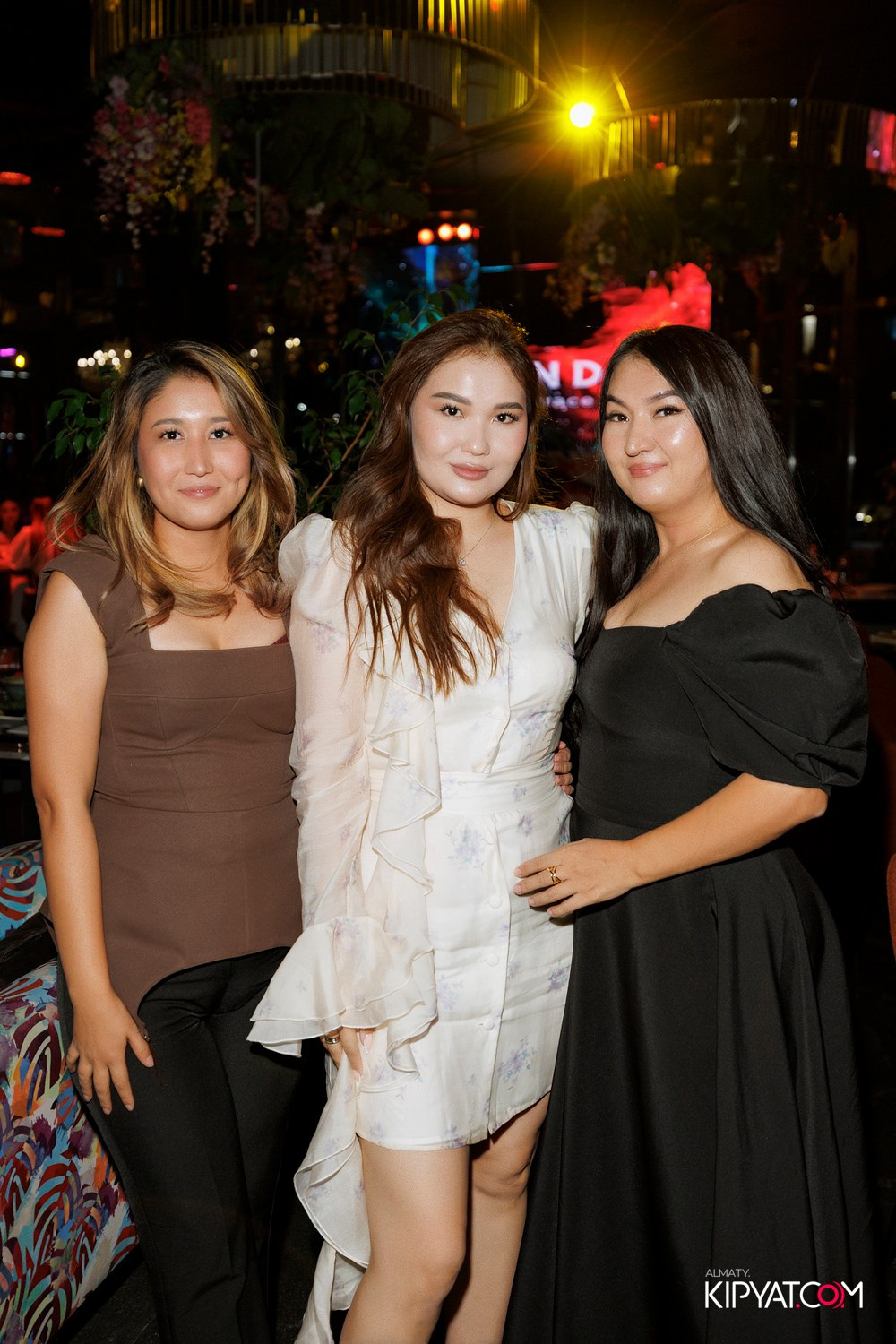 FRIENDS BAR & TERRACE. КИПЯТКОМ АЛМАТЫ! Фотосъемка мероприятий в Алматы