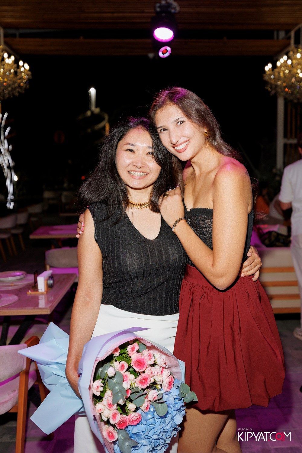 FRIENDS BAR & TERRACE. КИПЯТКОМ АЛМАТЫ! Фотосъемка мероприятий в Алматы