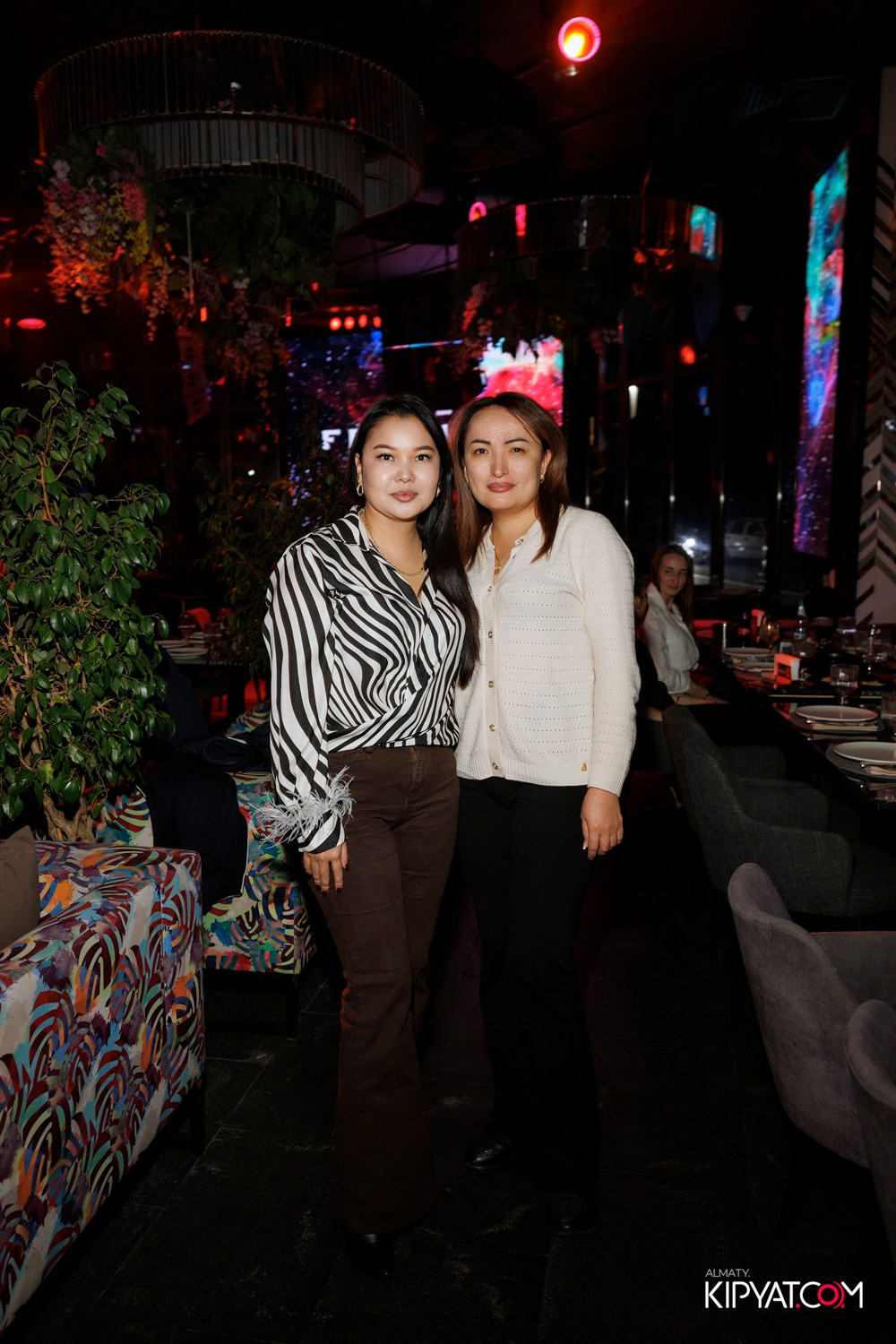 FRIENDS BAR & TERRACE. КИПЯТКОМ АЛМАТЫ! Фотосъемка мероприятий в Алматы