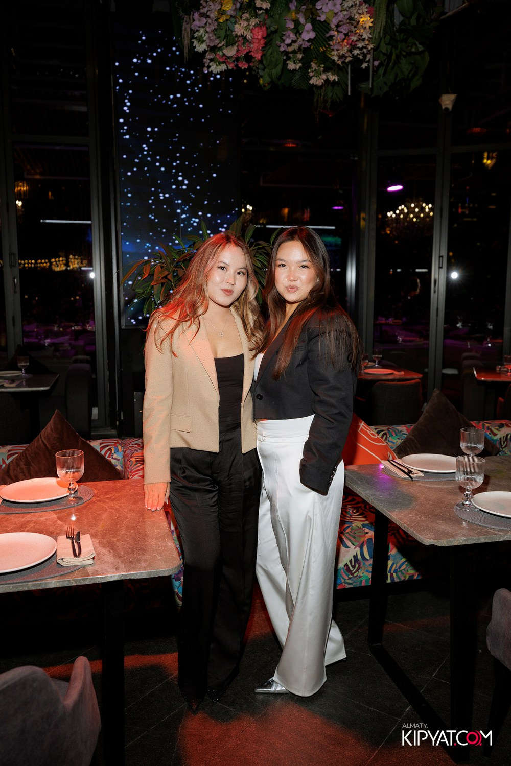 FRIENDS BAR & TERRACE. КИПЯТКОМ АЛМАТЫ! Фотосъемка мероприятий в Алматы