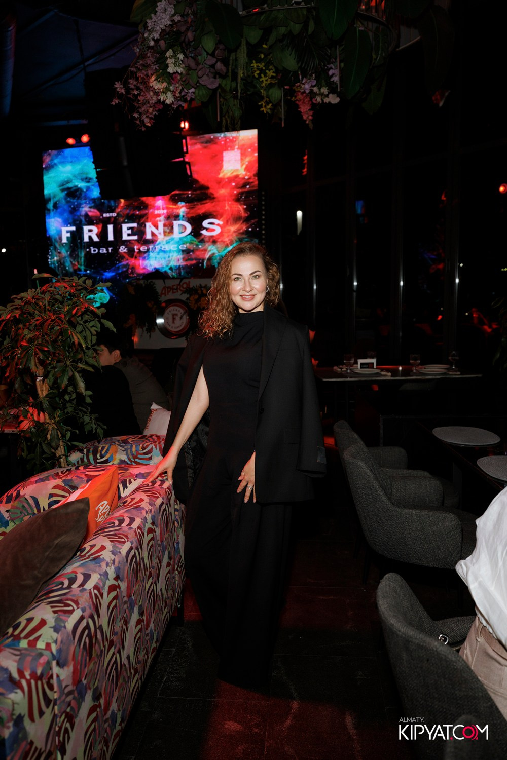 FRIENDS BAR & TERRACE. КИПЯТКОМ АЛМАТЫ! Фотосъемка мероприятий в Алматы